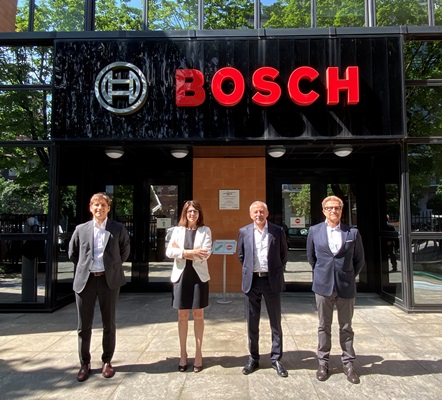 Manutenzione auto: asse Bosch Car Service e Castrol